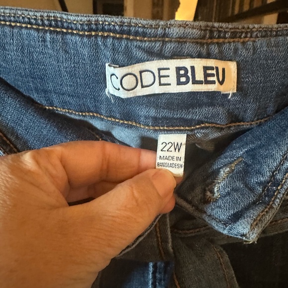 Code Bleu Wide Leg Cropped Jeans. Sash tie belt. 22w. - Picture 3 of 4